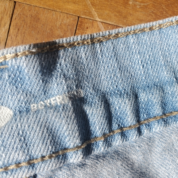 💥3 for $15💥 Old Navy Boyfriend Distressed Lightwave Jean Shorts - Picture 4 of 7